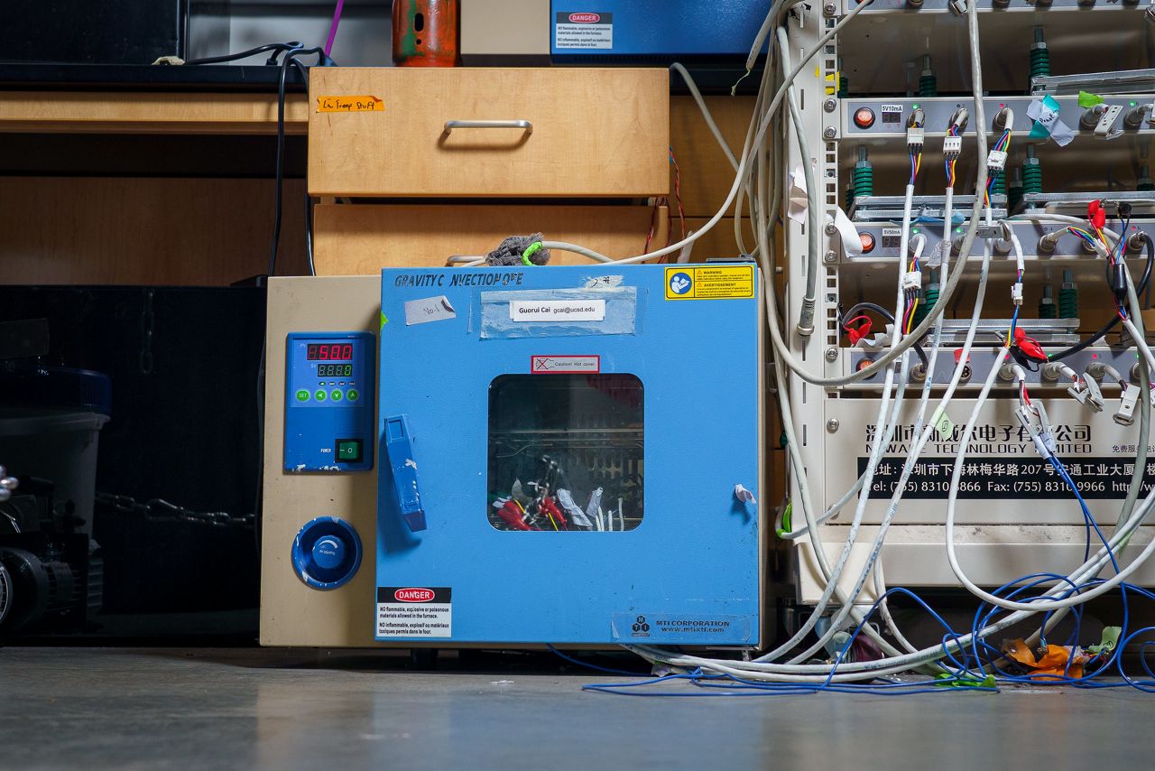 Chemists create weatherproof batteries